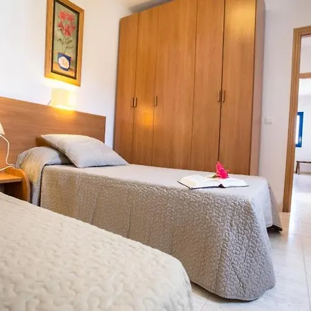 In Playa Blanca Sleeps 4 Includes Swimming Pool And Wifi 7 Playa Blanca (Lanzarote)