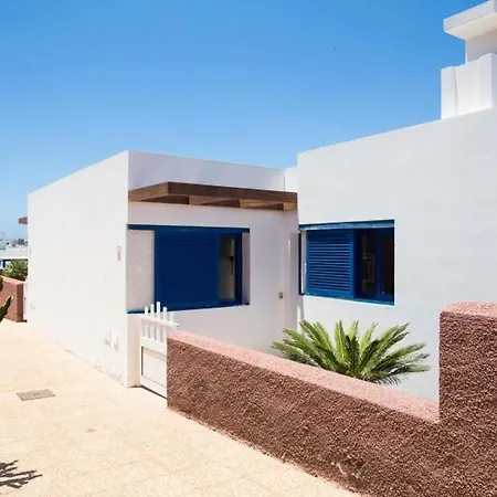 Villa In Playa Blanca Sleeps 4 Includes Swimming Pool And Wifi 7